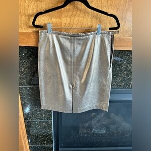 Club Monaco. Leather skirt. Size 8.
